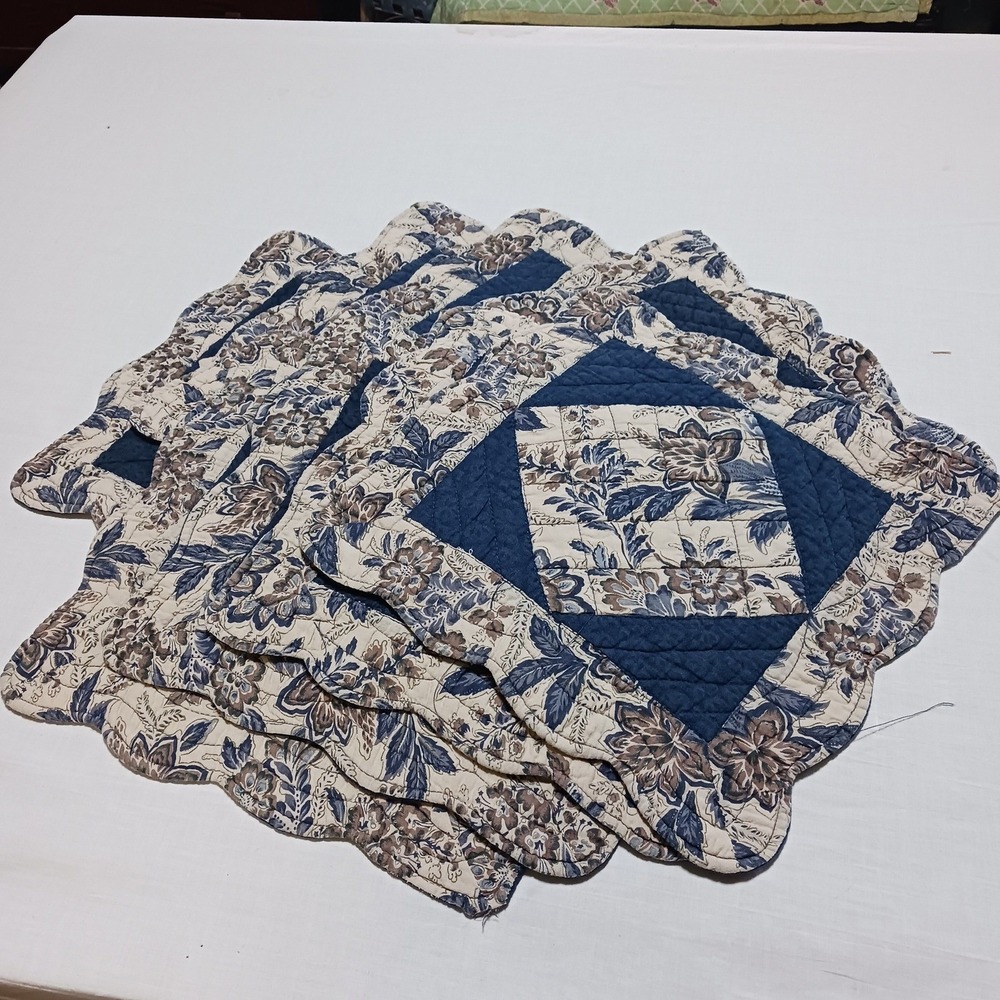 77. Set of 8 Vtg Square Table Cloth Placemats Blue
